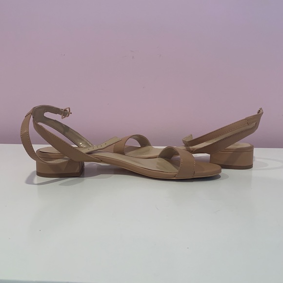Beige ankle strap flat sandals 8.5 - Picture 2 of 4